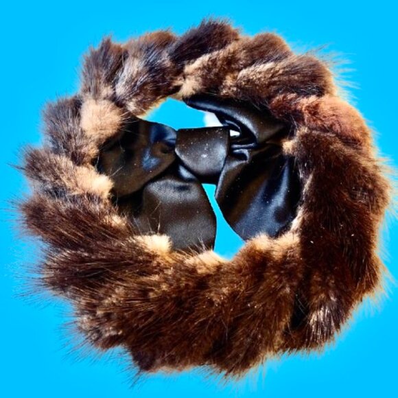 Vintage 1950\'s Brown Mink Capulet Style Hat with Black Center Bow